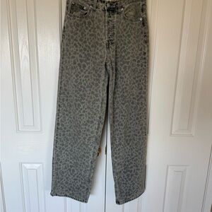 Universal Thread Gray Leopard Print Women's Flare Jeans